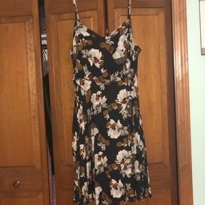 Beautiful floral sundress!